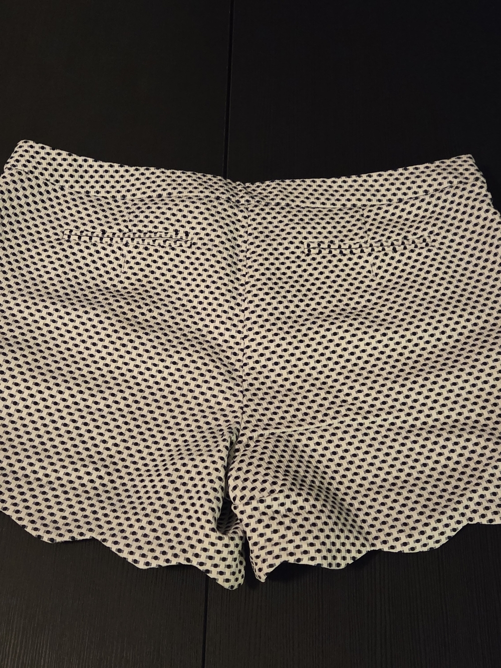 Cynthia Rowley Womens White Scalloped Hem Shorts with Black Dot Print Size 12 - Picture 9 of 9